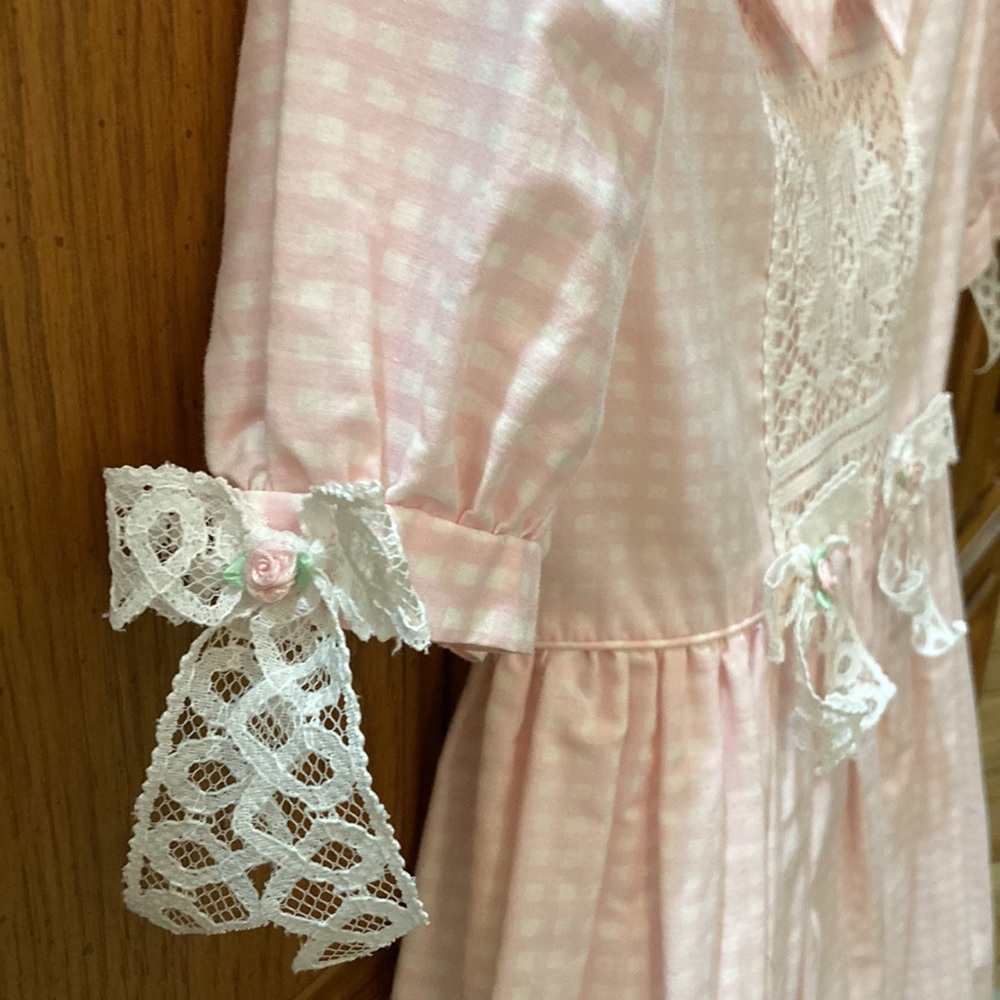 Vintage, Girls Size 6, pink checked dress with built in slip. - Picture 6 of 8